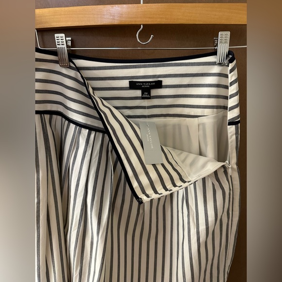 Ann Taylor Petite skirt - Picture 2 of 3